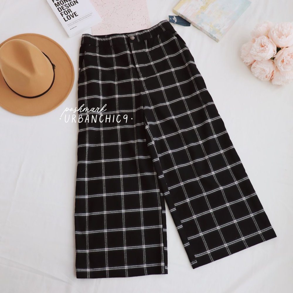 NWT HOLLISTER Ultra High Rise Crop Wide Leg Pants Black Plaid size M
